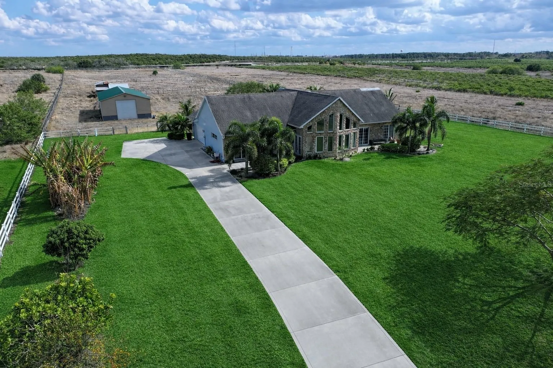 186 S Bear Pointe Drive Lake Placid FL 33852