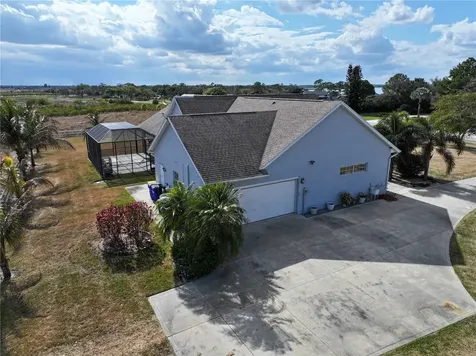 186 S Bear Pointe Drive Lake Placid FL 33852