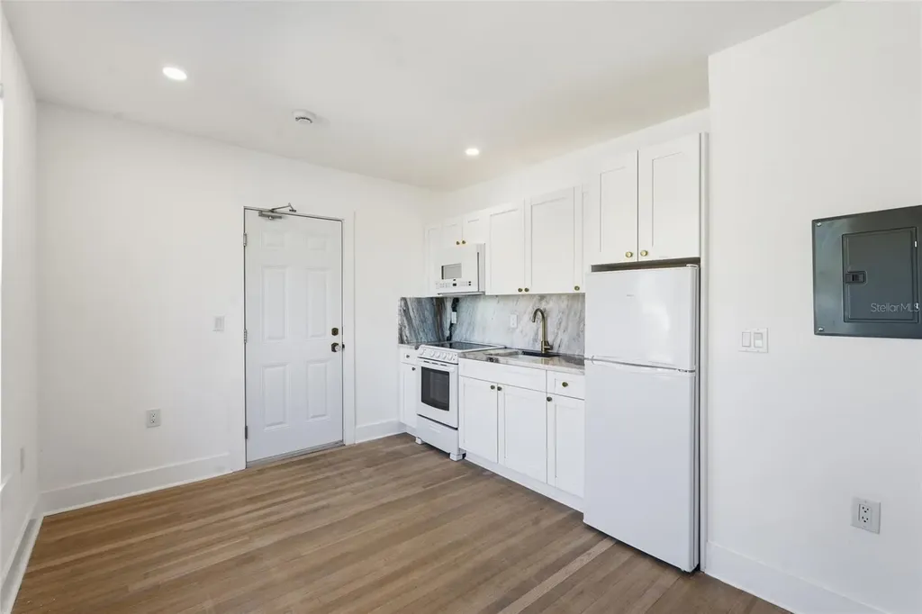 326 6th Avenue N St Petersburg FL 33701