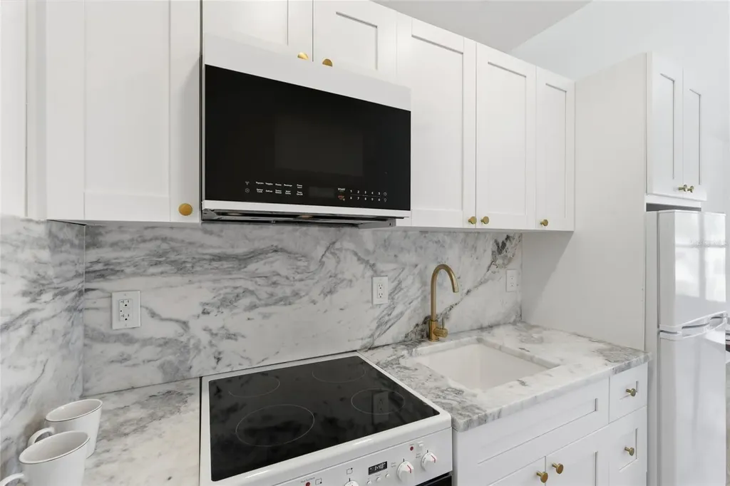 326 6th Avenue N St Petersburg FL 33701