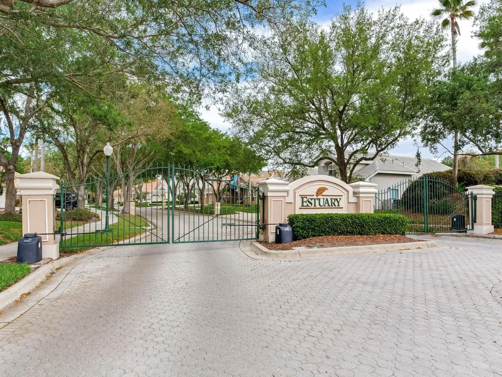 10228 Estuary Drive Tampa FL 33647