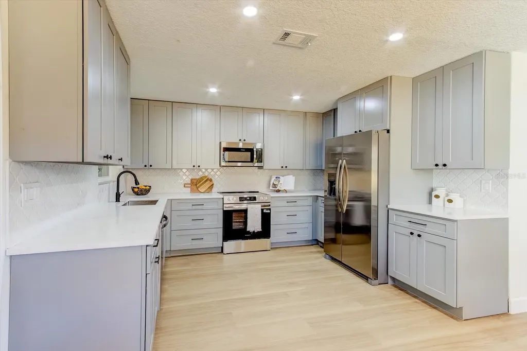 20 Woodlands Circle Ormond Beach FL 32174