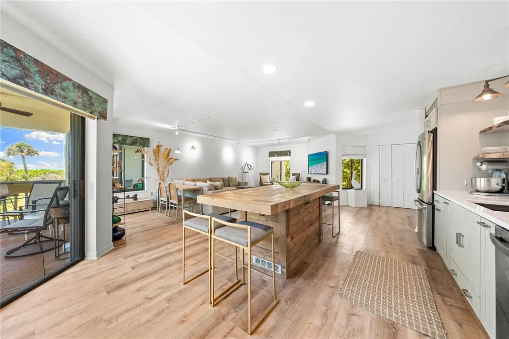 450 Beach Road Sarasota FL 34242