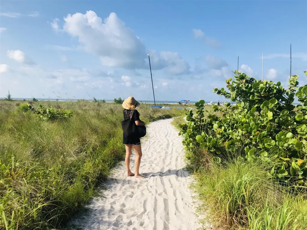450 Beach Road Sarasota FL 34242