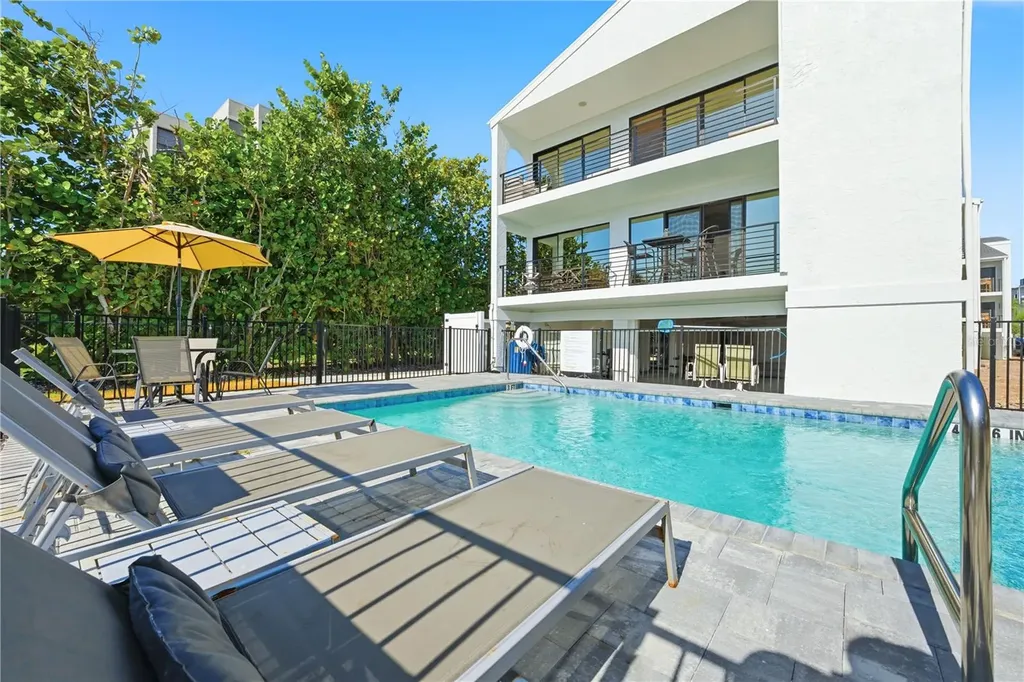 450 Beach Road Sarasota FL 34242