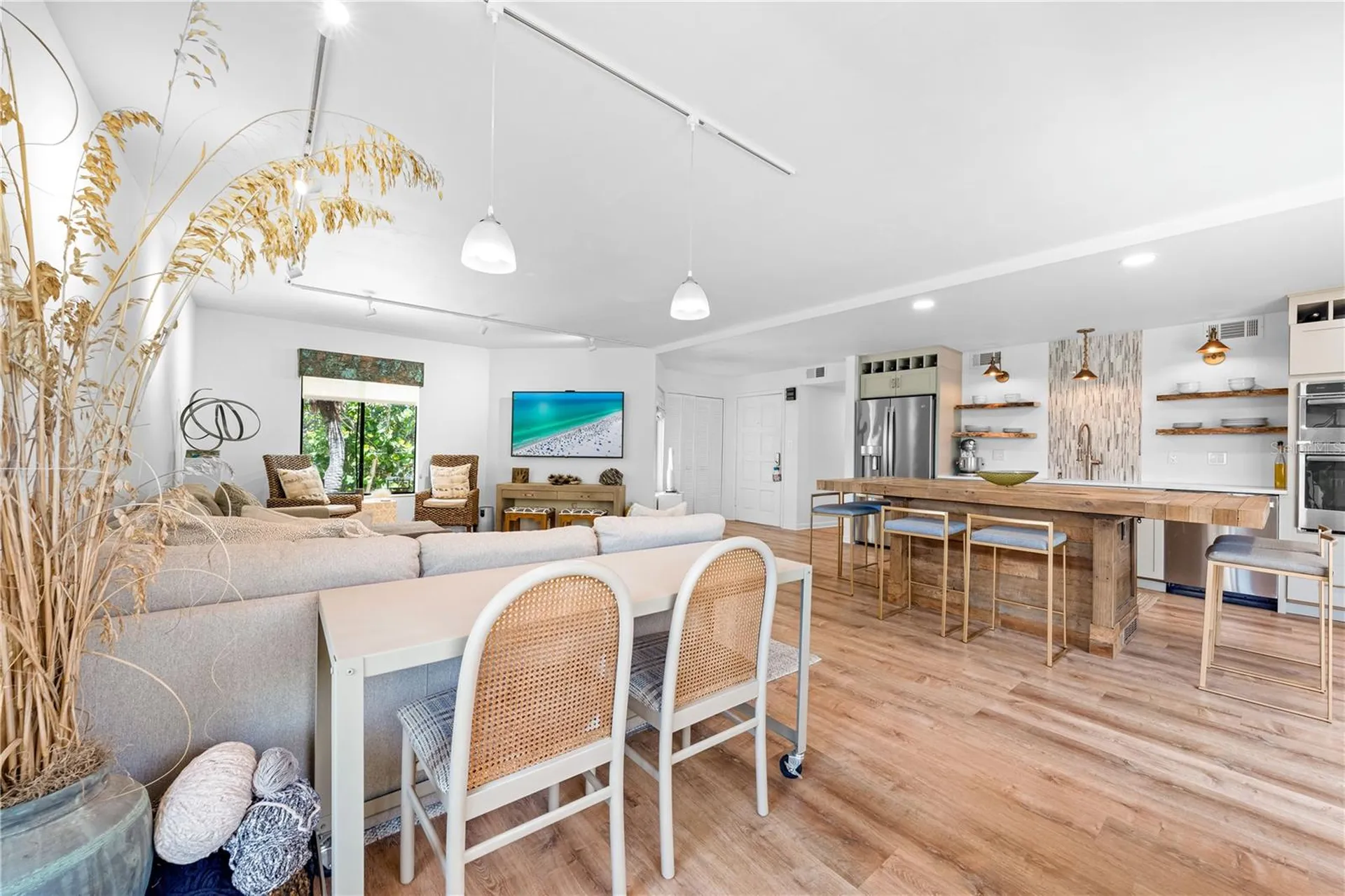 450 Beach Road Sarasota FL 34242