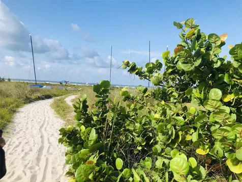 450 Beach Road Sarasota FL 34242
