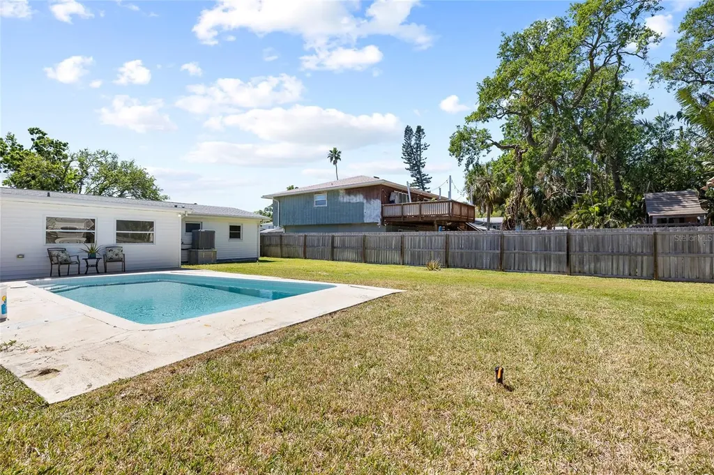 1827 Nevada Avenue NE St Petersburg FL 33703