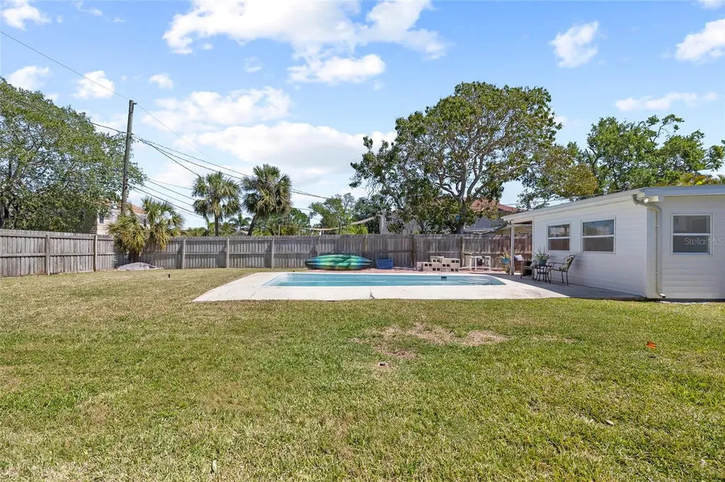 1827 Nevada Avenue NE St Petersburg FL 33703