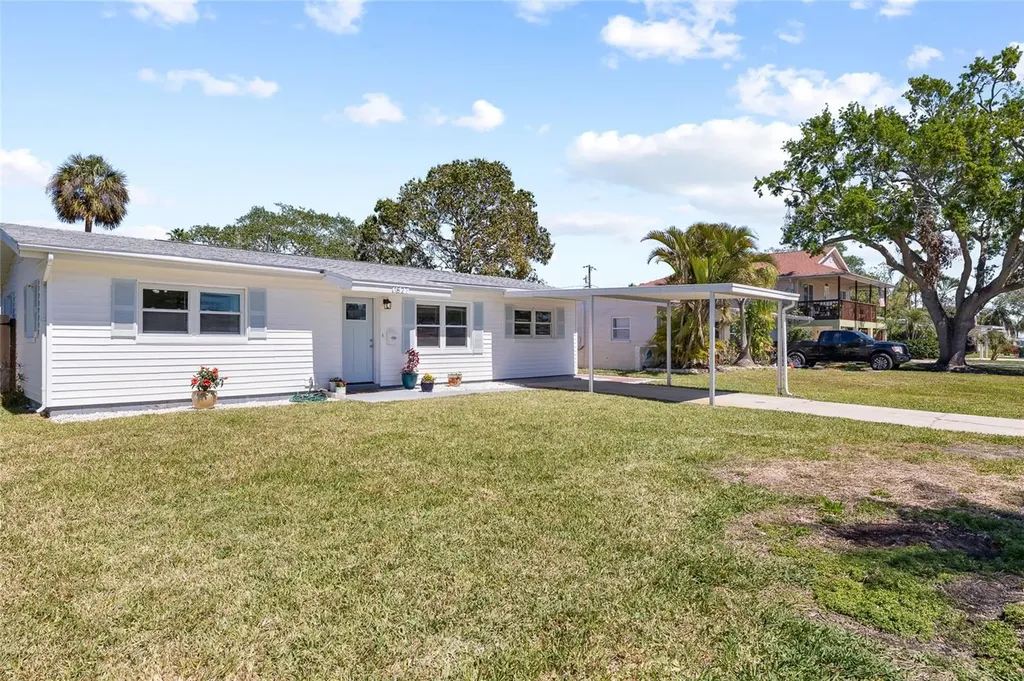1827 Nevada Avenue NE St Petersburg FL 33703