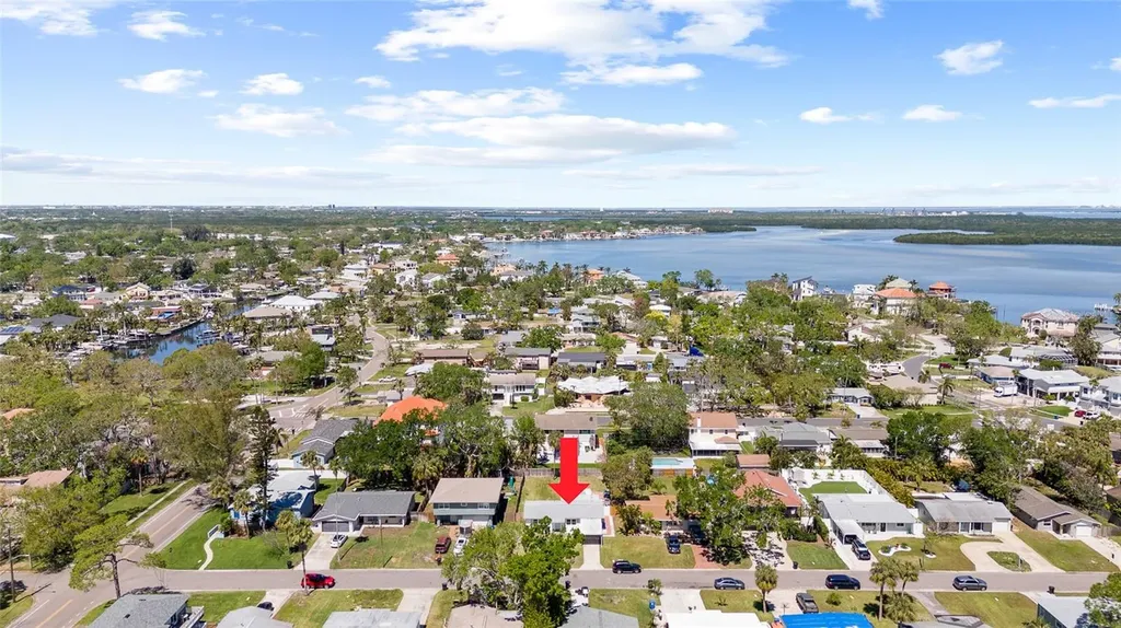 1827 Nevada Avenue NE St Petersburg FL 33703