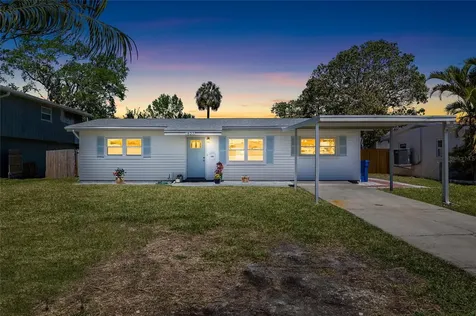 1827 Nevada Avenue NE St Petersburg FL 33703