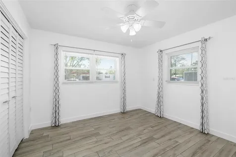 1827 Nevada Avenue NE St Petersburg FL 33703