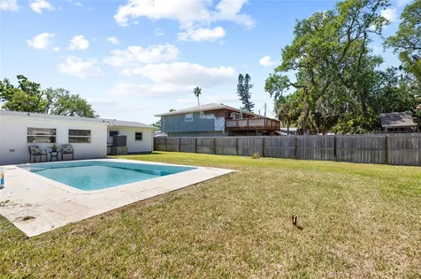 1827 Nevada Avenue NE St Petersburg FL 33703
