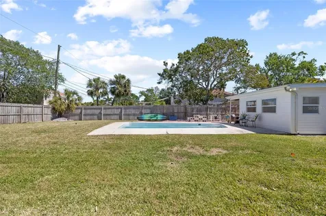 1827 Nevada Avenue NE St Petersburg FL 33703