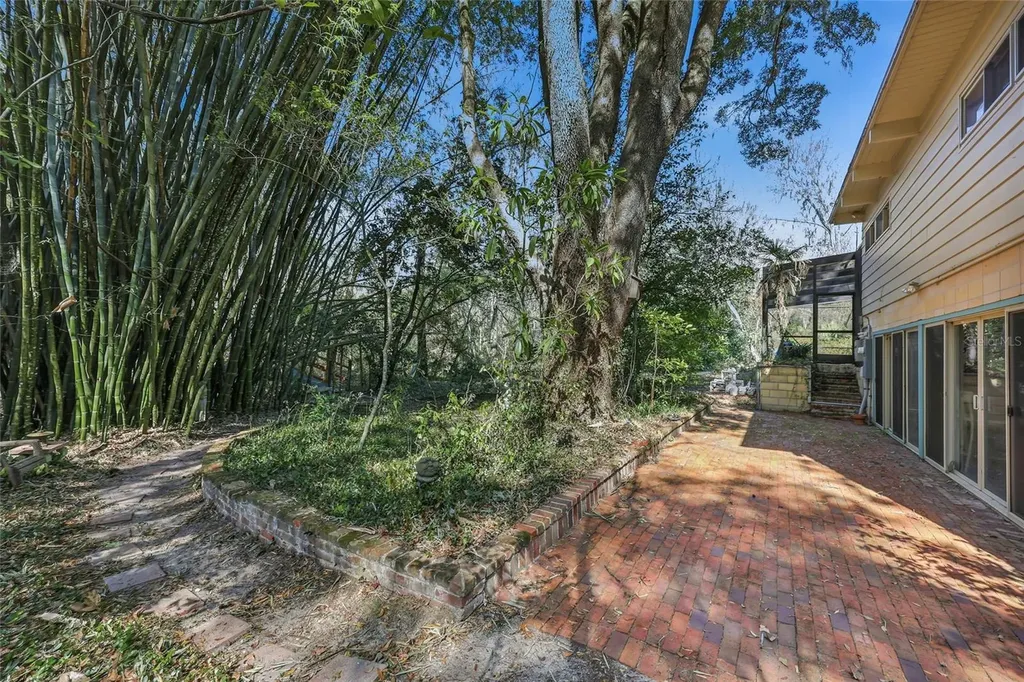 2074 NW 11th Road Gainesville FL 32605