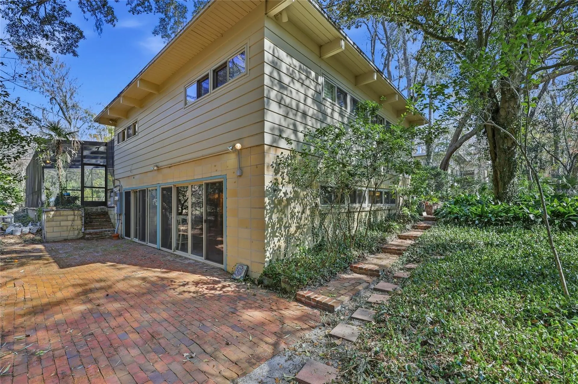2074 NW 11th Road Gainesville FL 32605