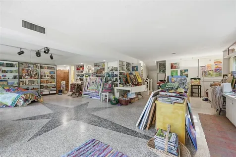 2074 NW 11th Road Gainesville FL 32605