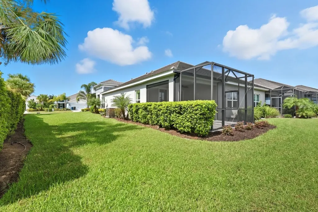 2723 Sapphire Blue Lane Bradenton FL 34211