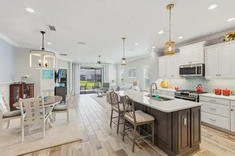 2723 Sapphire Blue Lane Bradenton FL 34211