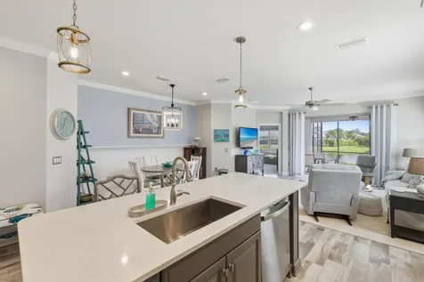 2723 Sapphire Blue Lane Bradenton FL 34211