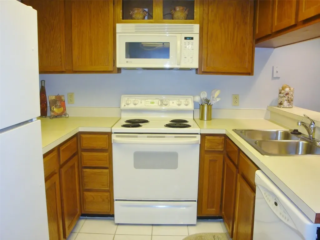 270 Woodlake Wynde Oldsmar FL 34677