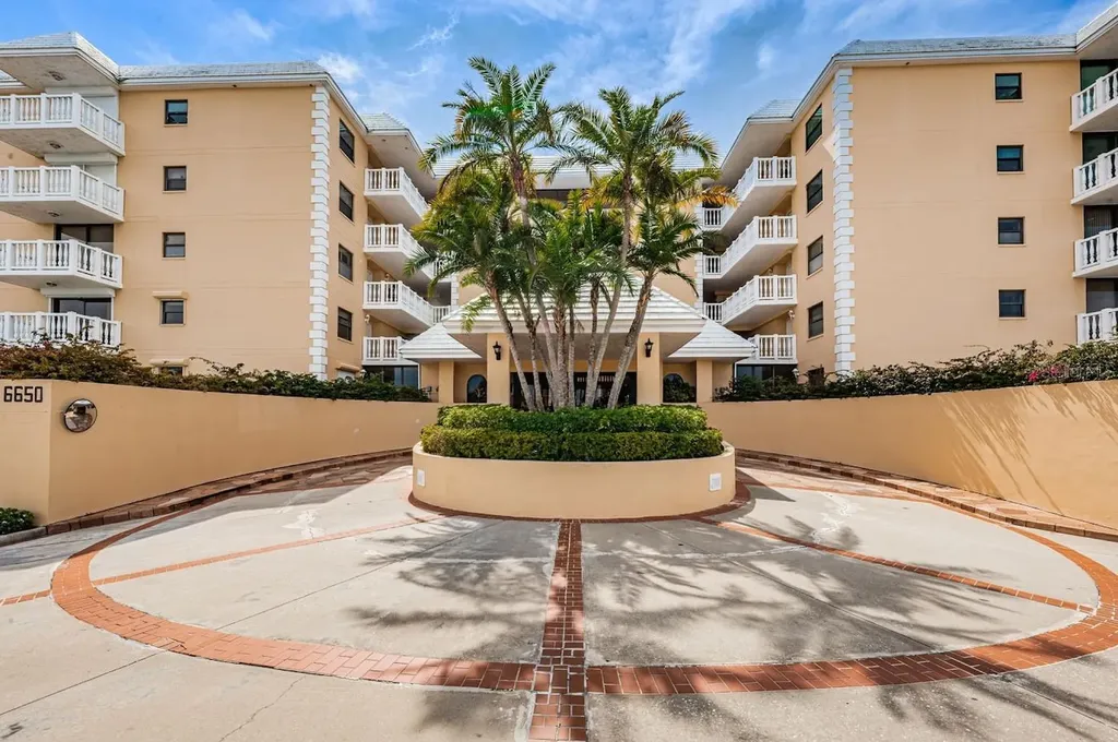 6650 Sunset Way St Pete Beach FL 33706