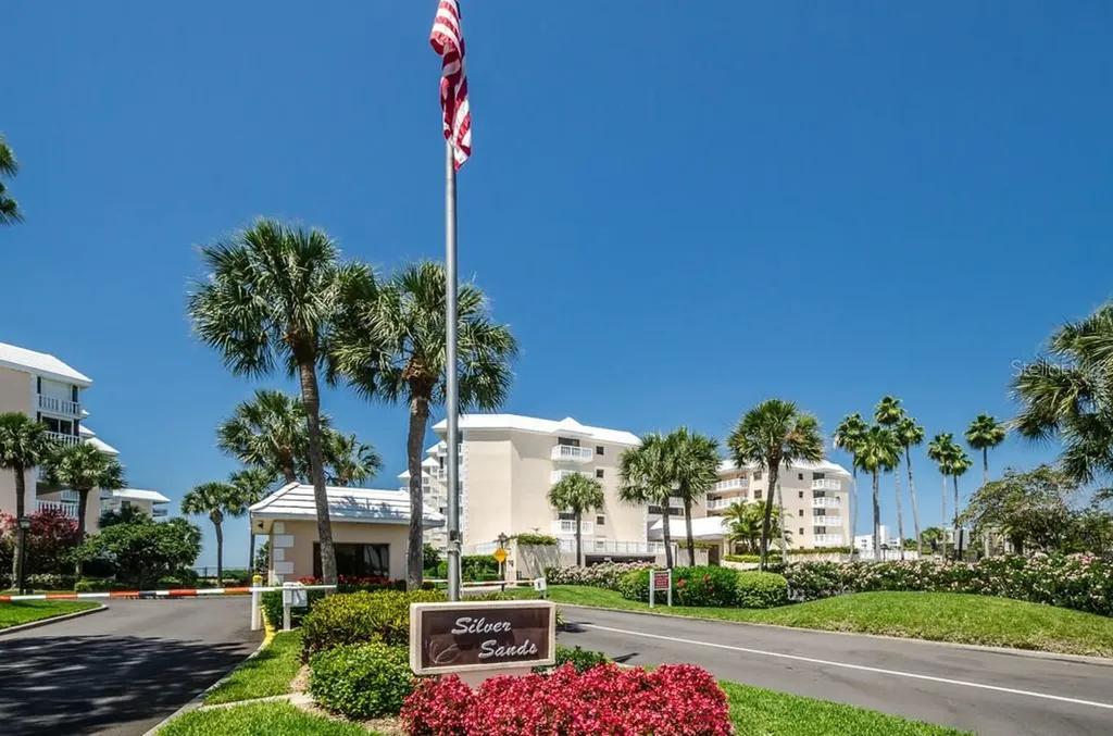 6650 Sunset Way St Pete Beach FL 33706