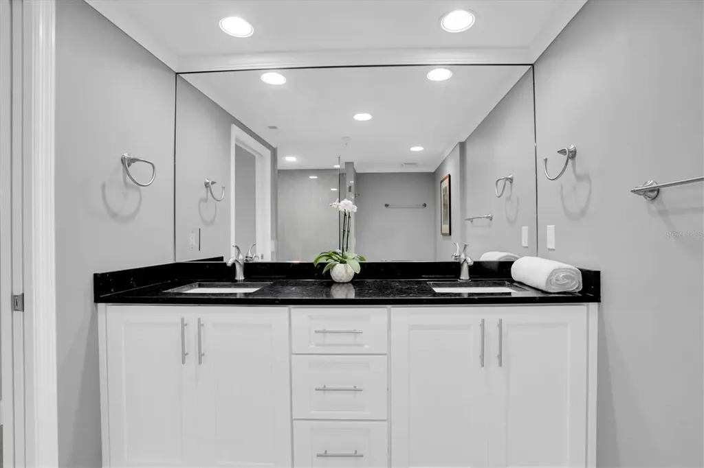 4993 Bacopa Lane S St Petersburg FL 33715