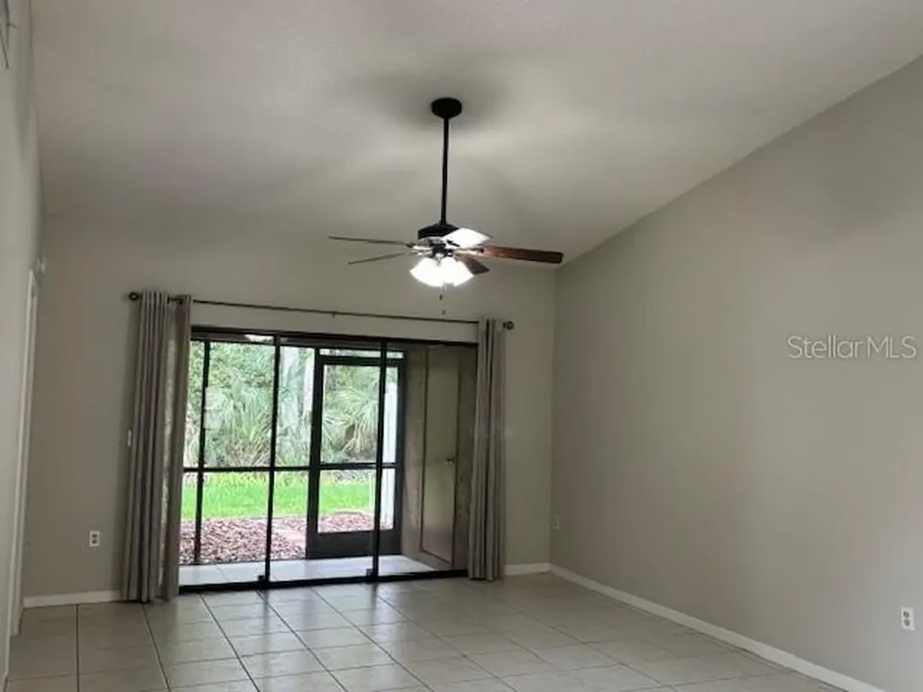 3182 Charter Club Drive Tarpon Springs FL 34688
