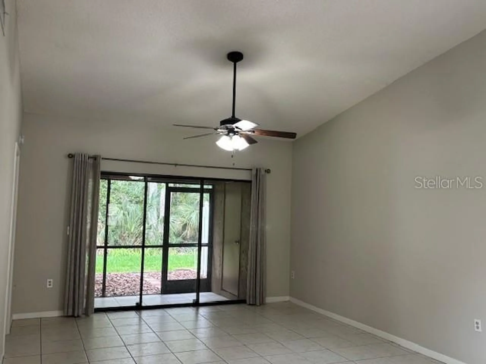 3182 Charter Club Drive Tarpon Springs FL 34688