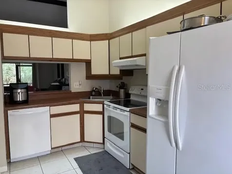 3182 Charter Club Drive Tarpon Springs FL 34688