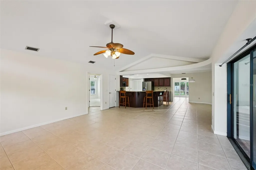 1604 Palace Court Valrico FL 33594