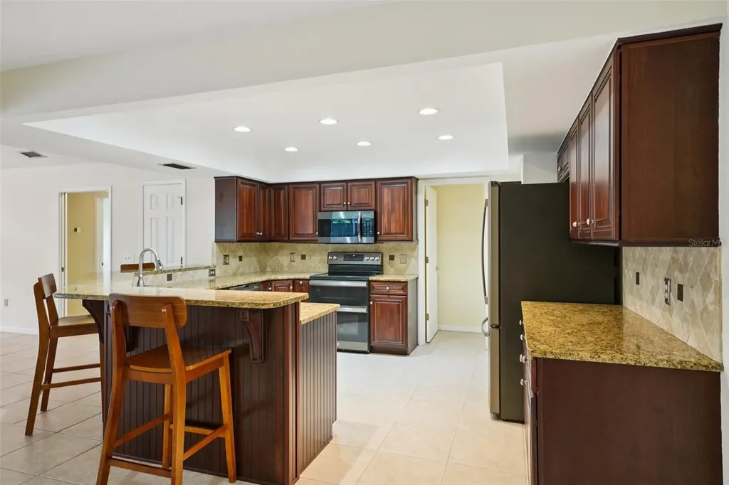 1604 Palace Court Valrico FL 33594