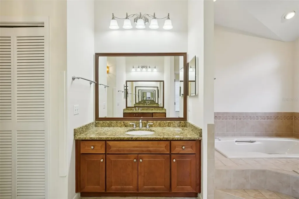 1604 Palace Court Valrico FL 33594
