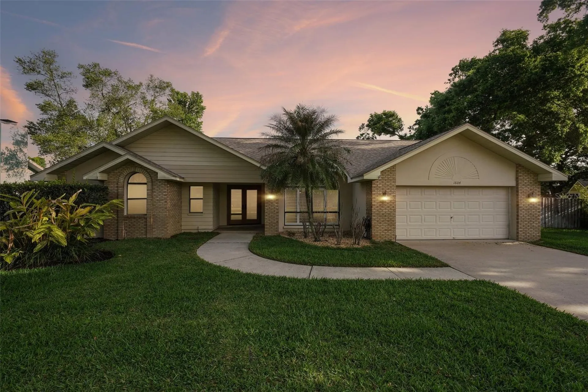 1604 Palace Court Valrico FL 33594