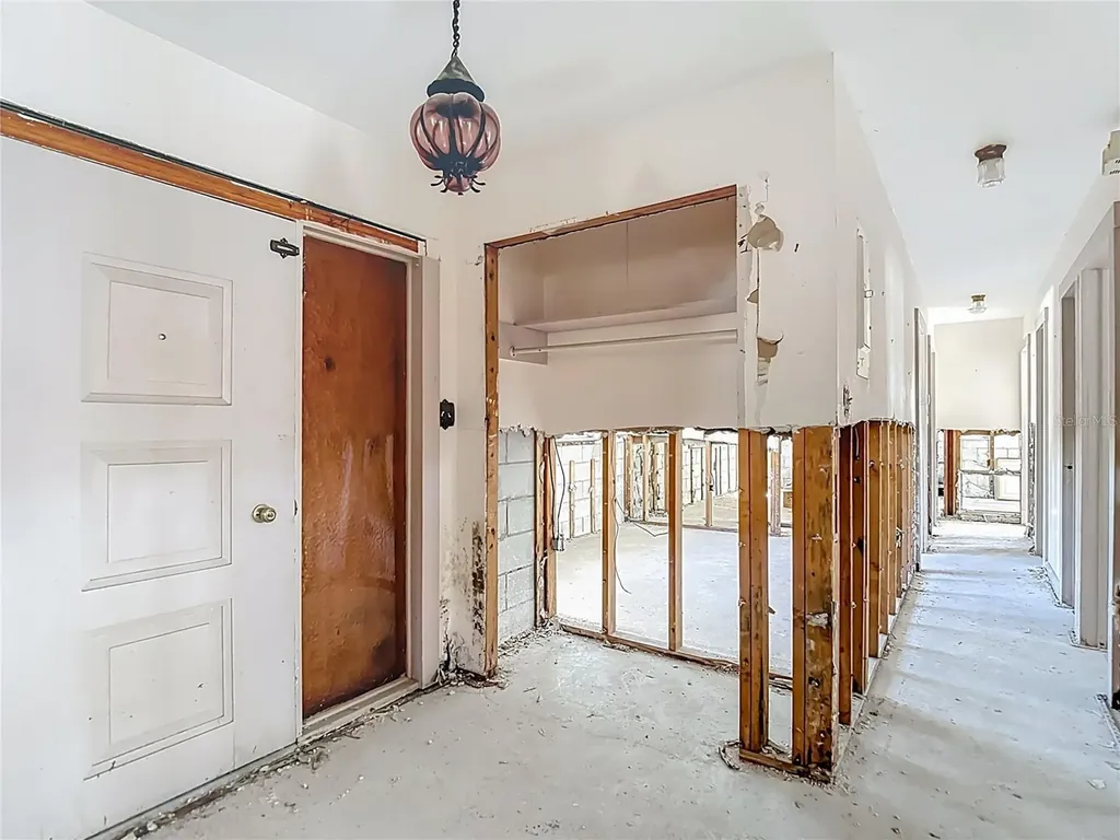 3700 Dana Shores Drive Tampa FL 33634