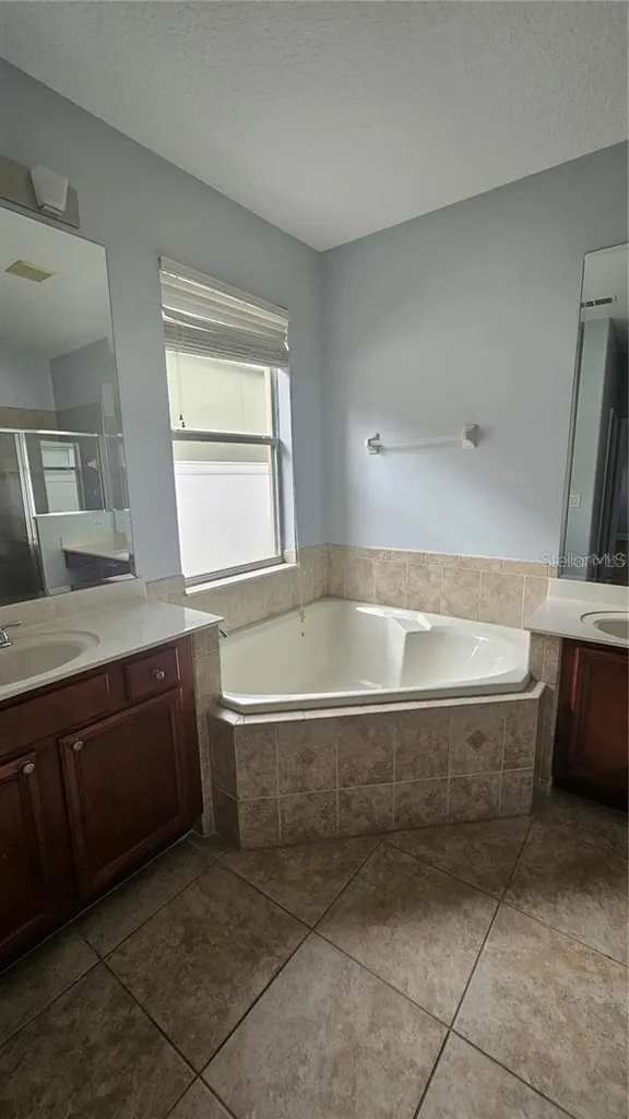 317 E Blue Water Edge Drive Eustis FL 32736