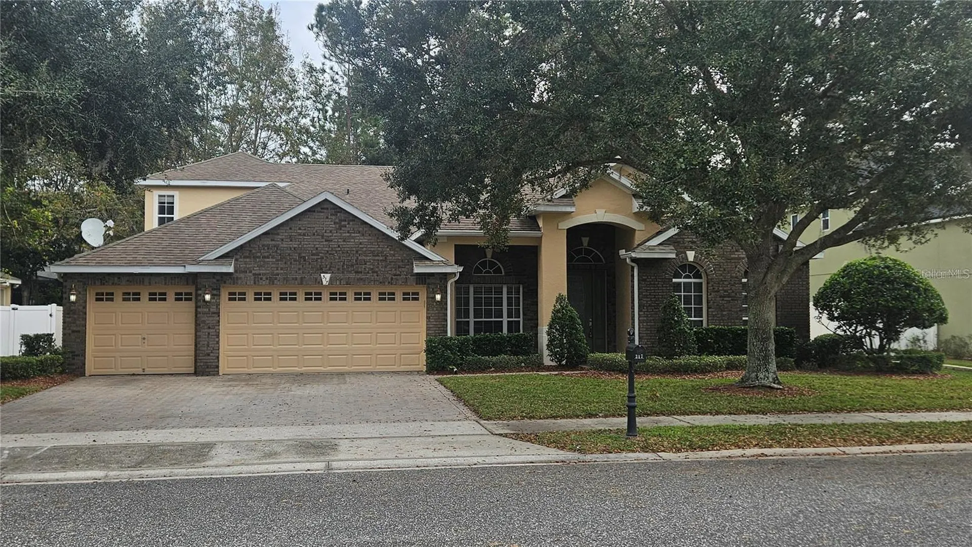 317 E Blue Water Edge Drive Eustis FL 32736