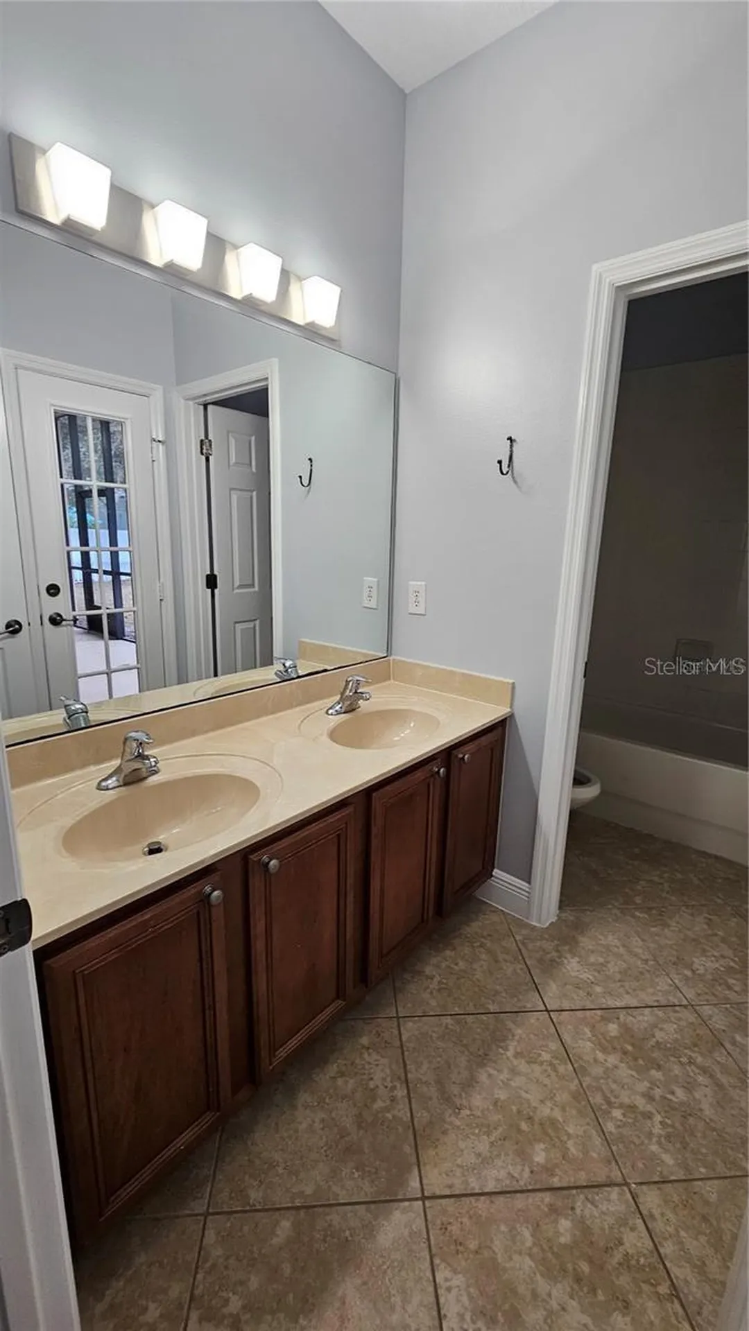 317 E Blue Water Edge Drive Eustis FL 32736