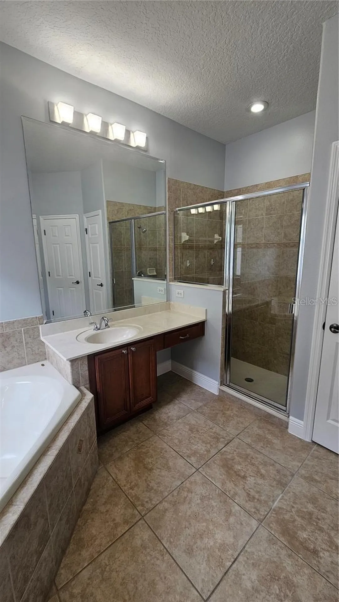 317 E Blue Water Edge Drive Eustis FL 32736
