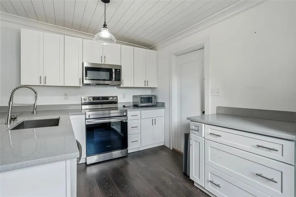 1137 40th Street Sarasota FL 34234