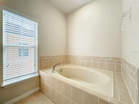 1864 Prospect Avenue Orlando FL 32814