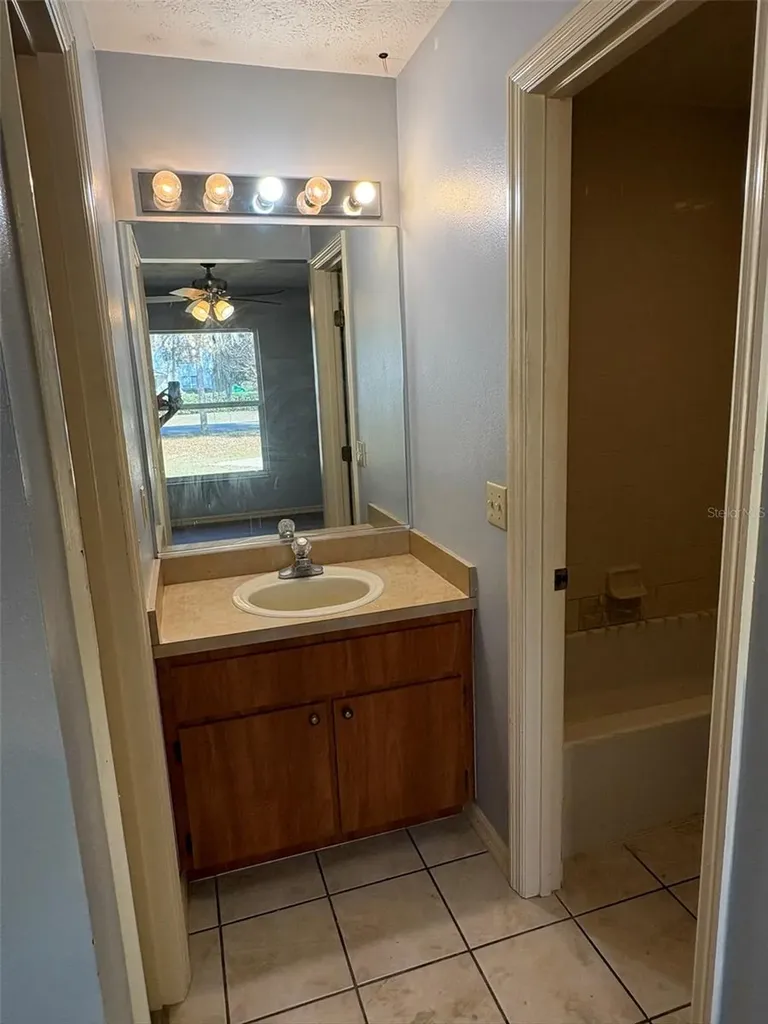 2060 NW 42nd Street Ocala FL 34475