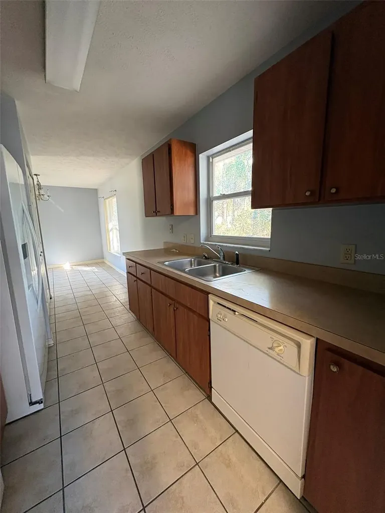 2060 NW 42nd Street Ocala FL 34475