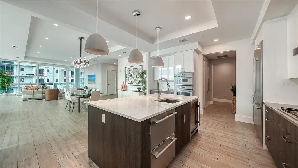 540 N Tamiami Trail Sarasota FL 34236