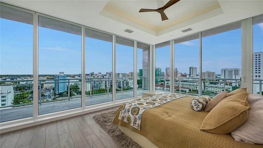 540 N Tamiami Trail Sarasota FL 34236