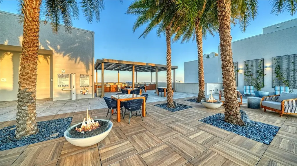 540 N Tamiami Trail Sarasota FL 34236