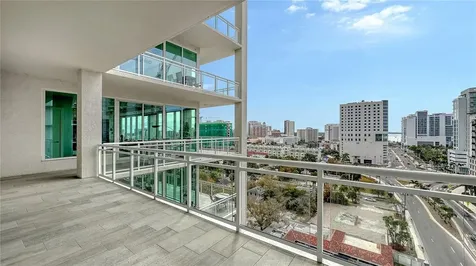 540 N Tamiami Trail Sarasota FL 34236
