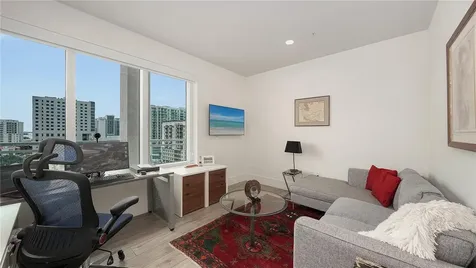 540 N Tamiami Trail Sarasota FL 34236